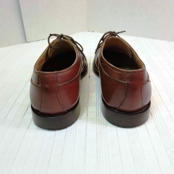 EUC. Bostonian Crown Windsor Oxfords Size 9.5M